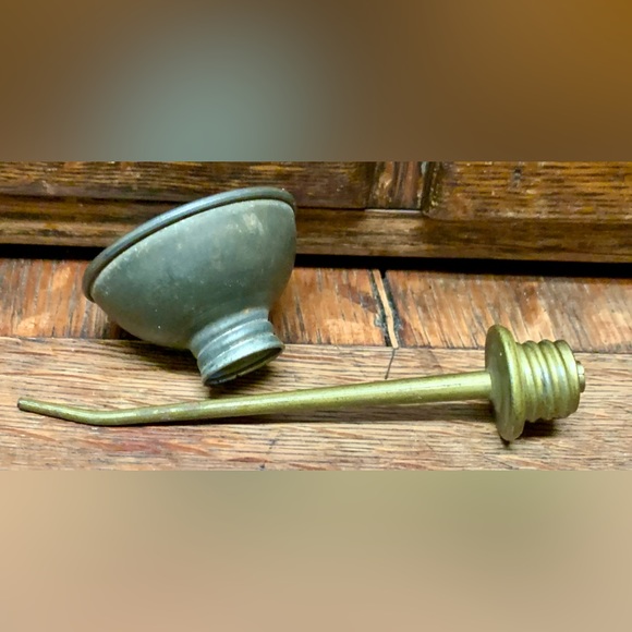 Antique Home Use Metal Angled Elongated Spout Oil Can - Picture 16 of 16